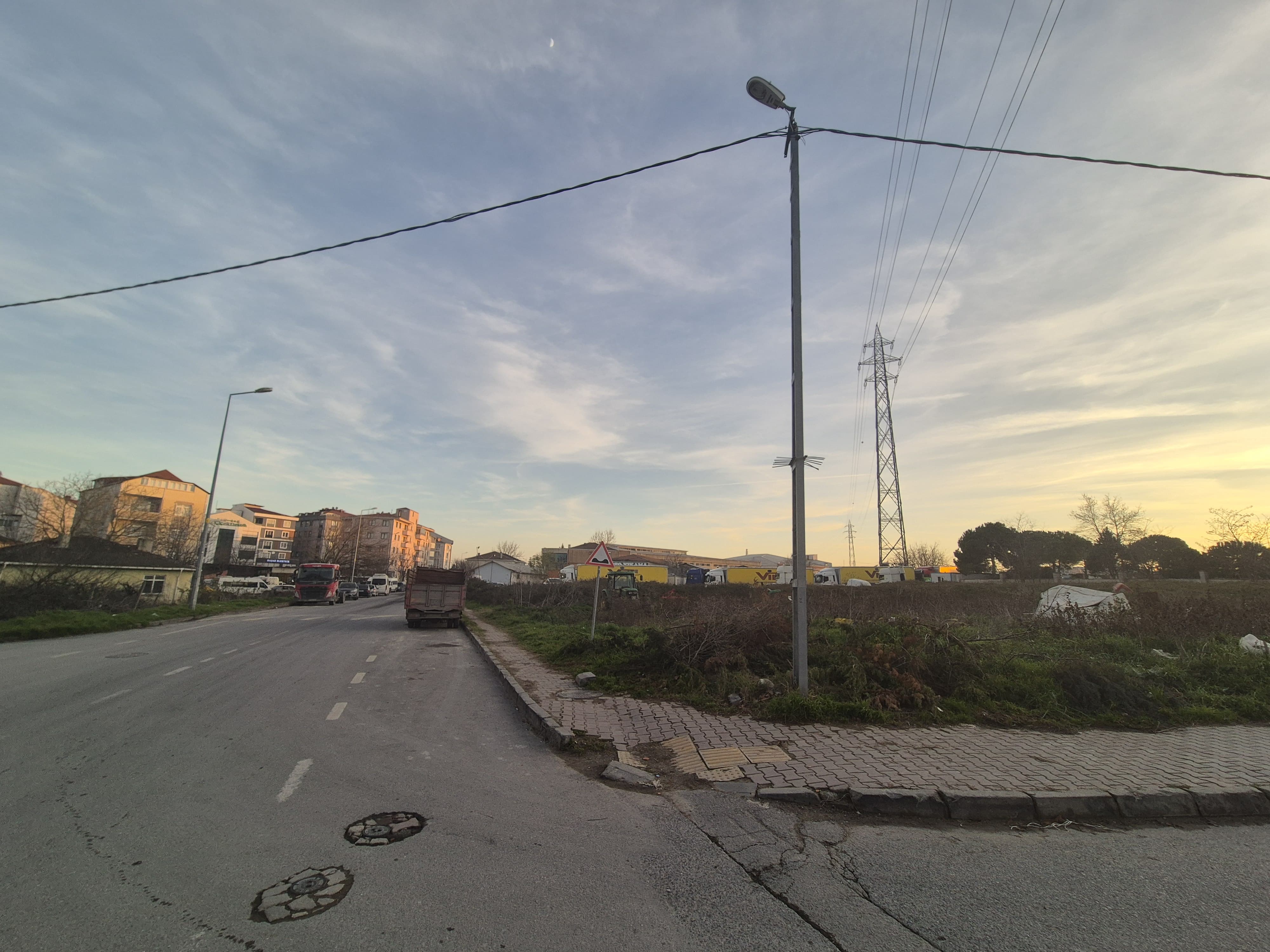 Arnavutköy Hadımköy Hastane Mahallesi’nde 5 Parsel Toplam 2.300 m² Yatırımlık Arsa