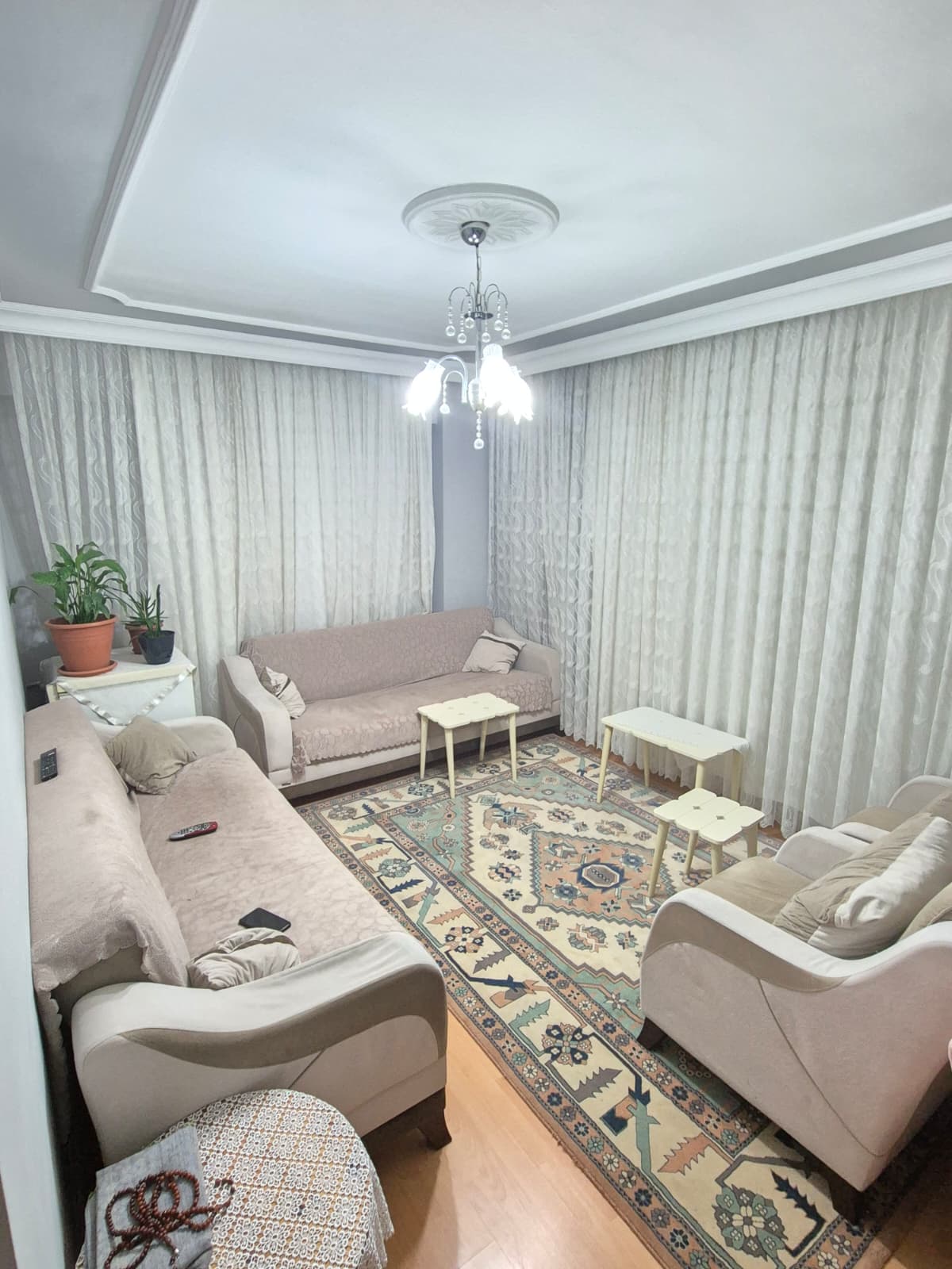ESENYURT AKEVLERDE MERKEZİ KONUMDA 2+1 ASANSÖRLÜ