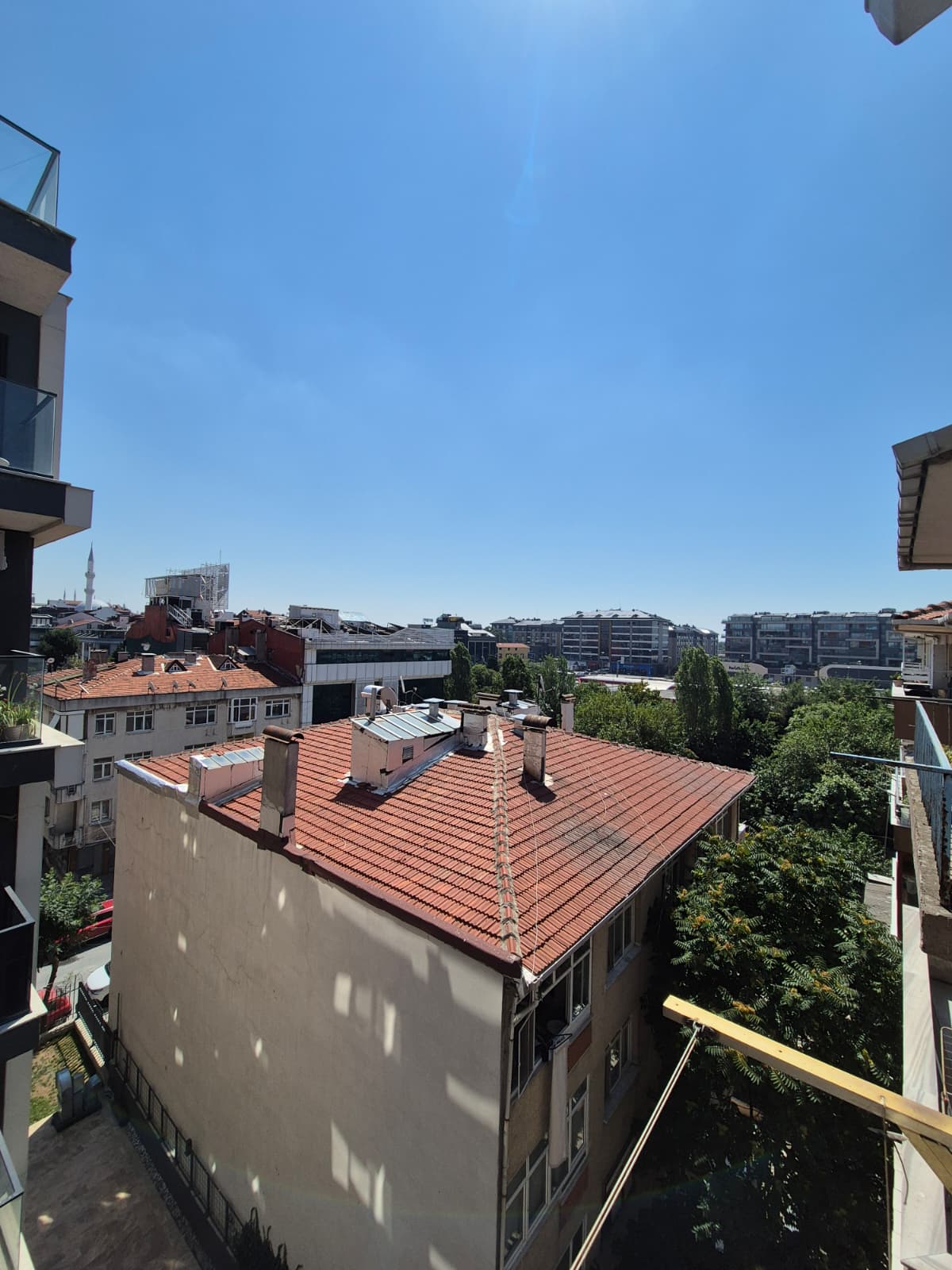 Cennet Merkezde Metrobüse 150 m Kentsel Dönüşüme Uygun 2+1