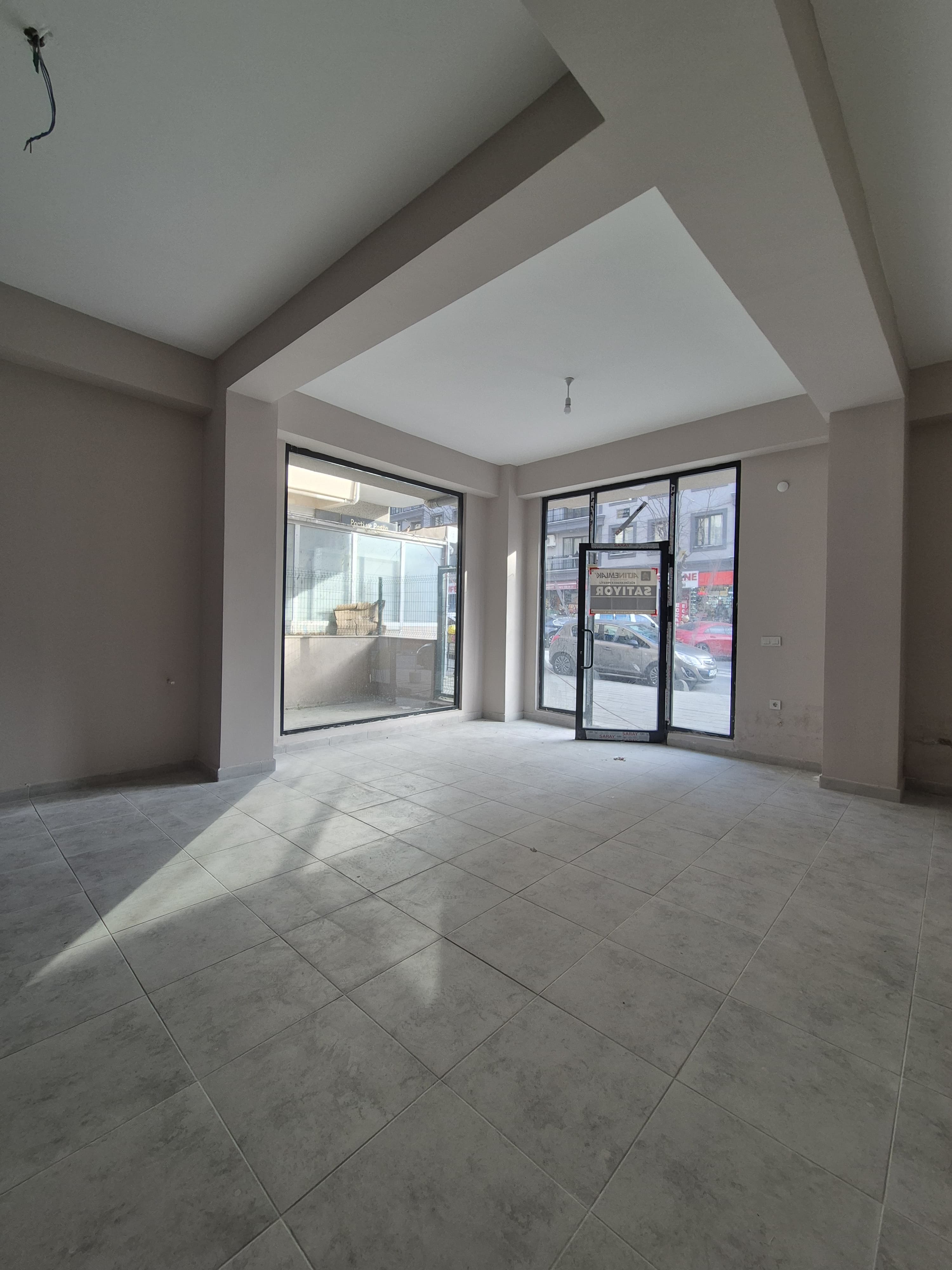 KÜÇÜKÇEKMECE CENNET MAH. CADDE ÜZERİ SIFIR 2 KATLI DÜKKAN | 121 m²