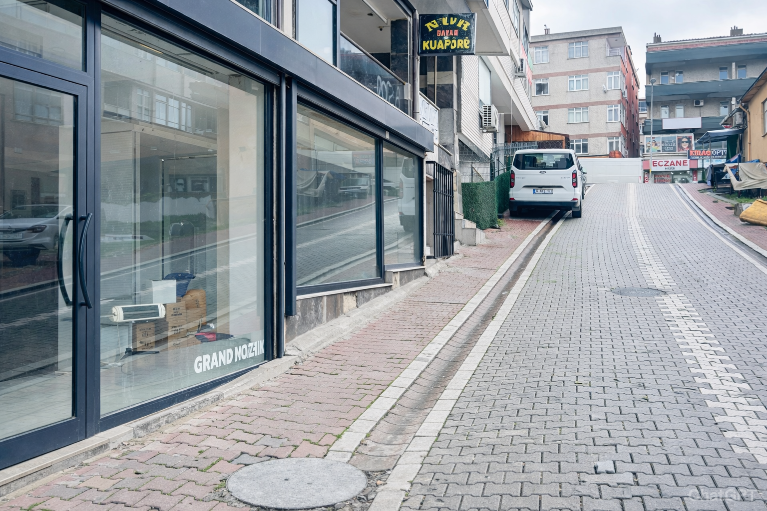 Esenyurt Kıraç Meydana Yürüme 340 m² 2 Katlı Satılık İş Yeri